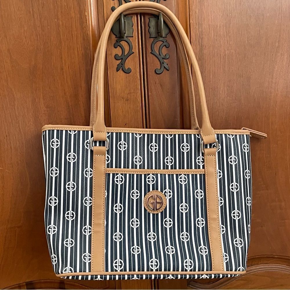 Giani Bernini Gold Logo White Stripe Contrast Trim Navy Faux Vegan Leather Purse